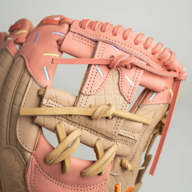 ice cream glove | strawberry